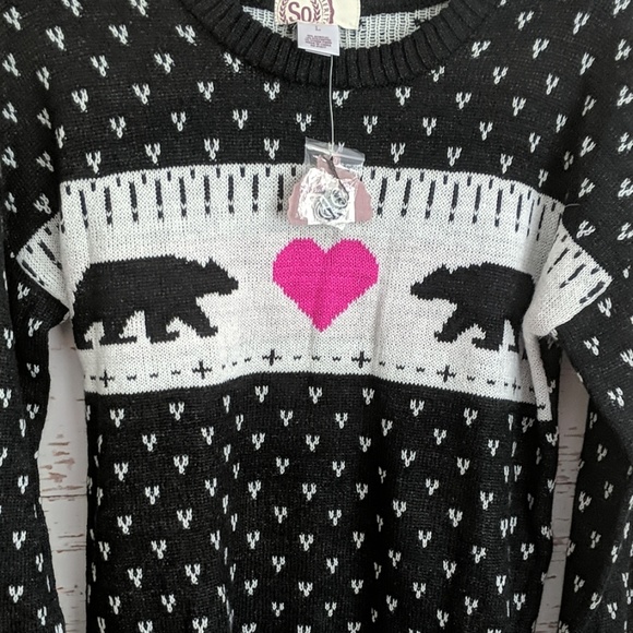 NWT SO Tribal Polar Bear Heart Sweater N11 - Picture 4 of 5